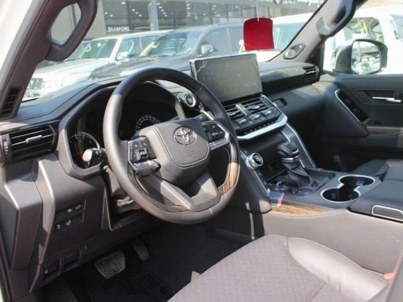 2024 Toyota Land Cruiser VXR 4.0L,GCC, UNDER WARRANTY & SERVICE CONTRACT UP TO 80,000 KM