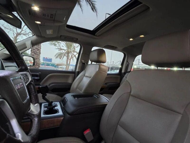 GMC Sierra 5.3L V8 AT4 Regular Cab (AWD) GMC SIERRA 2018 SLT GCC FULL OPTIONS V8 ORGINAL PAINT