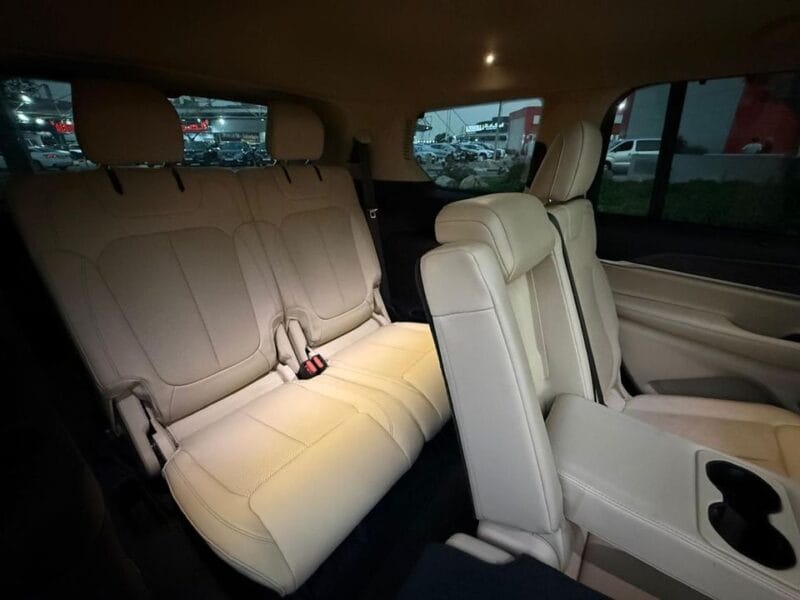 Jeep Grand Cherokee L Limited 3.6L JEEP GRAND CHEROKEE LIMITED 2022 GCC FULL OPTIONS IN PERFECT CONDITIONS