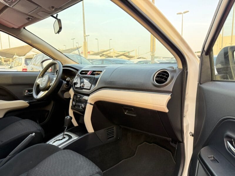 2022 Toyota Rush EX 7 Seaters 1.5L Engine GCC