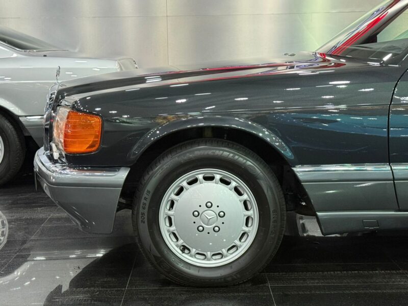 1991 Mercedes-Benz 560 SEL