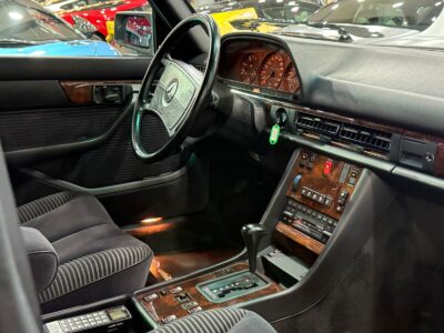 1991 Mercedes-Benz 560 SEL