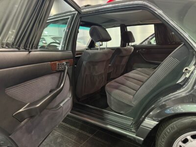 1991 Mercedes-Benz 560 SEL