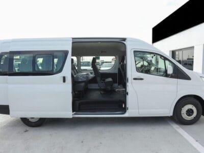 TOYOTA HIACE BUS DX 13 SEATS 3.5L HIROOF 2025