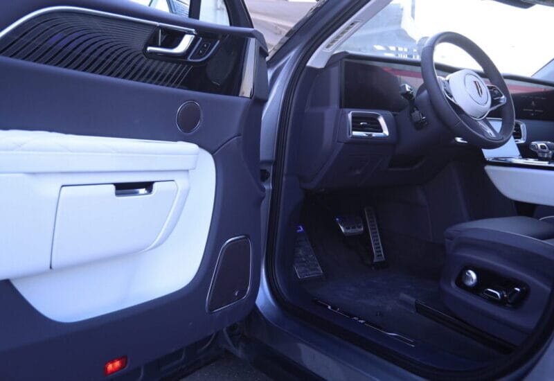 Hongqi E-HS9 HIGH SPECS 2025