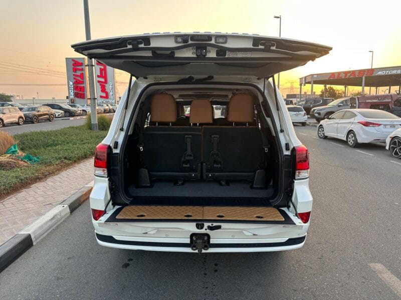 2021 Toyota Land Cruiser