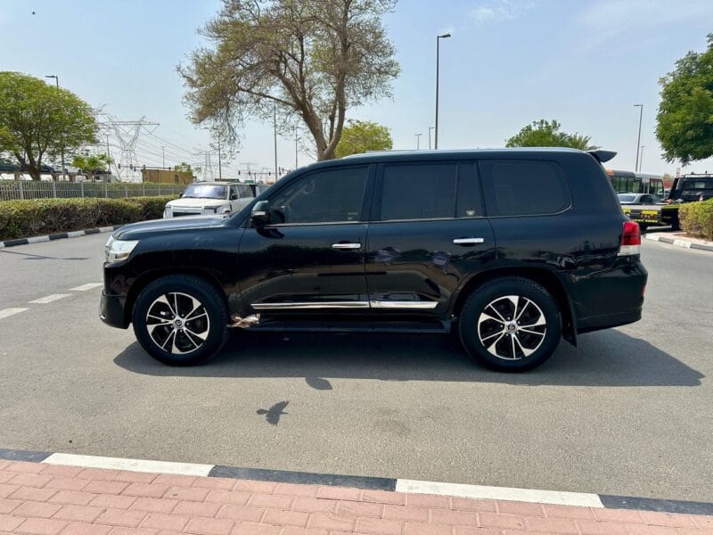 2018 Toyota Land Cruiser