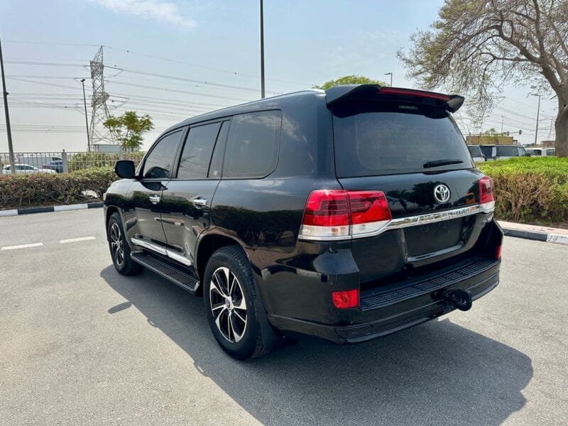 2018 Toyota Land Cruiser