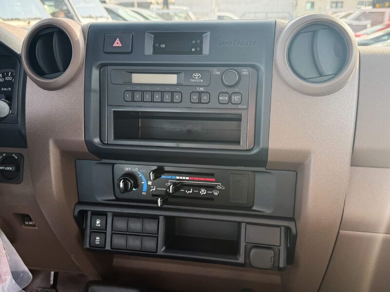 2025 Toyota Land Cruiser Pick-Up