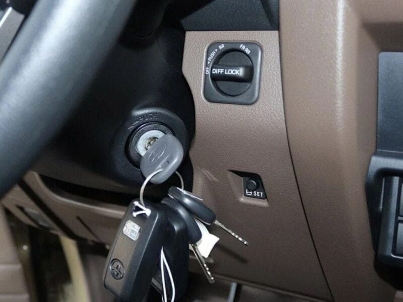 Toyota Land Cruiser Pick Up LC79 DC 2.8L Turbo Diesel 4WD AT 2024