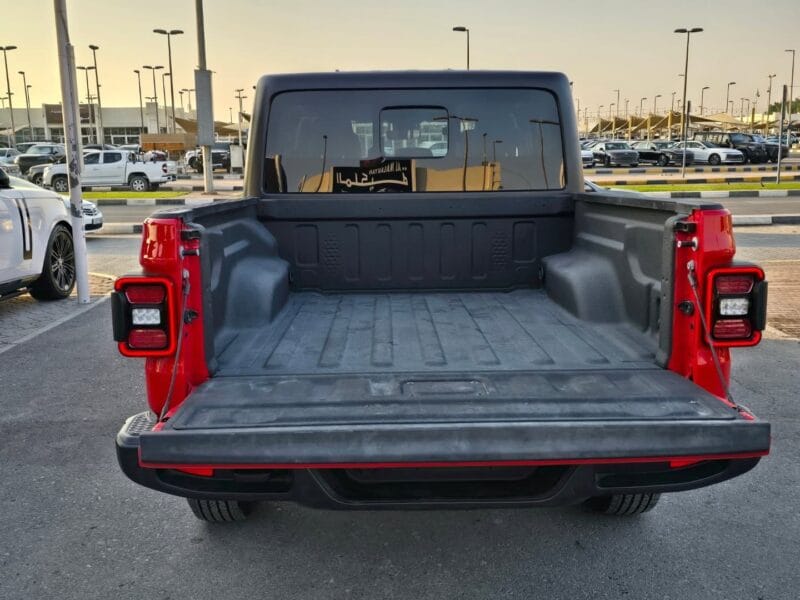 Jeep Gladiator 2025 - Luxury Specs and Excellent condition