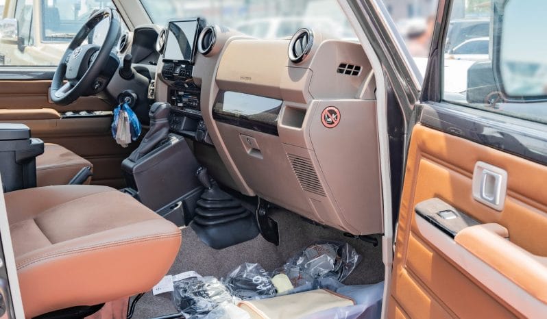 2025 Toyota Land Cruiser LC 76 2.8L AT Diesel (Gray)