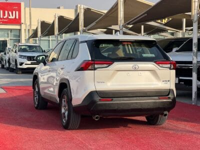 2022 Toyota Rav 4 4WD, 2.5L Engine in GCC Specs