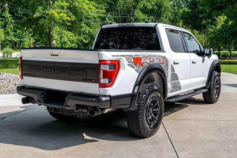 2023 Ford F-Series Pickup R 5.2-liter Supercharged V8 Engine