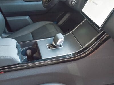 LAND ROVER RANGE ROVER VELAR 2.0L 2025 BLACK