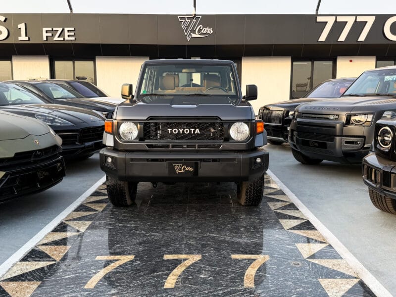 2025 Toyota Land Cruiser Pickup LC79 Double Cab Black