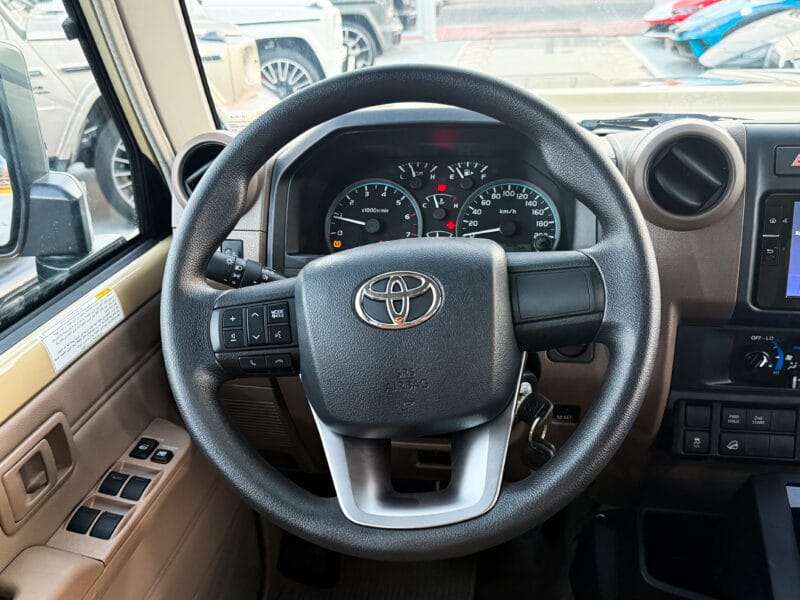 2025 Toyota Land Cruiser Pickup LC79 Double Cab Beige