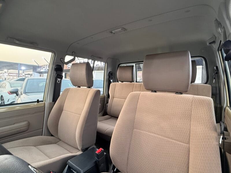 2025 Toyota Land Cruiser Pickup LC79 Double Cab Beige