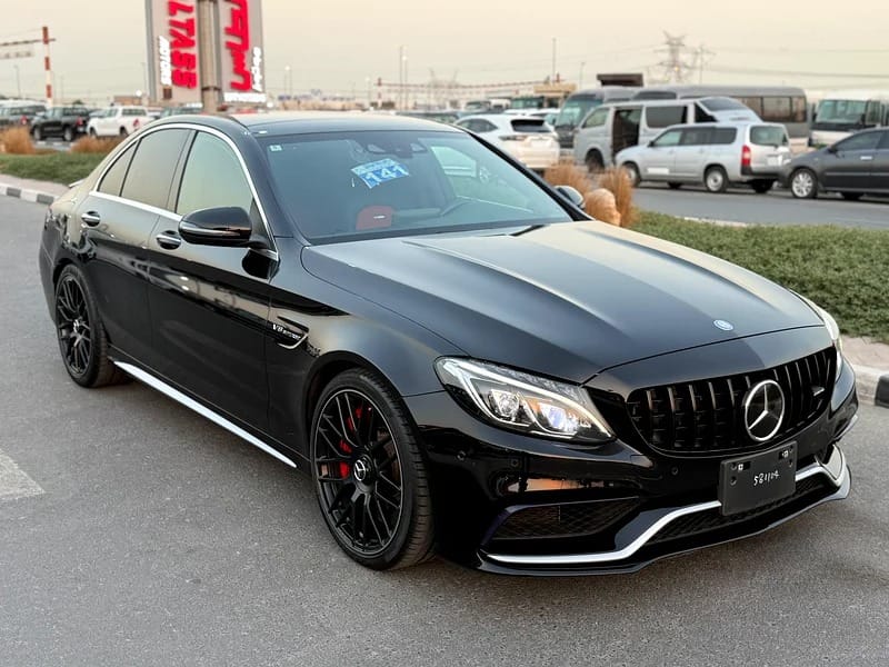 2016 Mercedes-Benz C-Class AMG C63S 8-cylinders