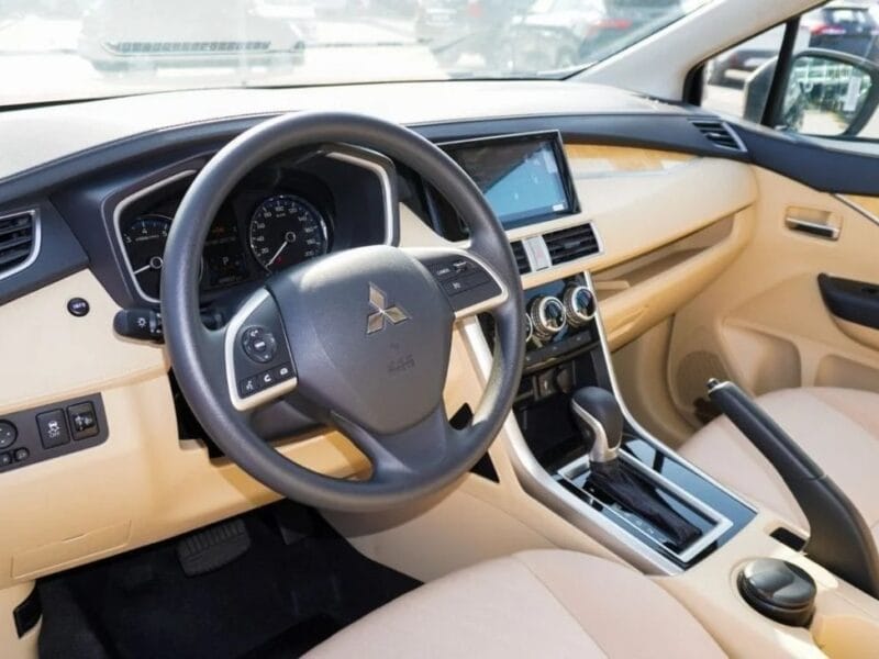 Mitsubishi Xpander Mid 1.5L 4-cylinder engine 2023