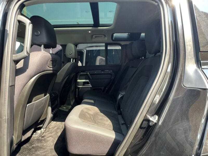 Land Rover Defender 2020 P400 110 SE 3.0L (5-Seater)/V6