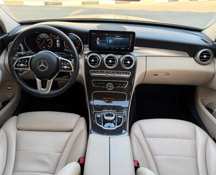 MERCEDES BENZ C300 V4 2020 NEAT AND CLEAN CAR
