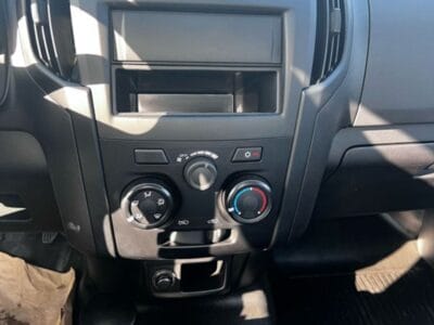 ISUZU D-MAX 2.5L 2WD 2026 Model Japanese Specs