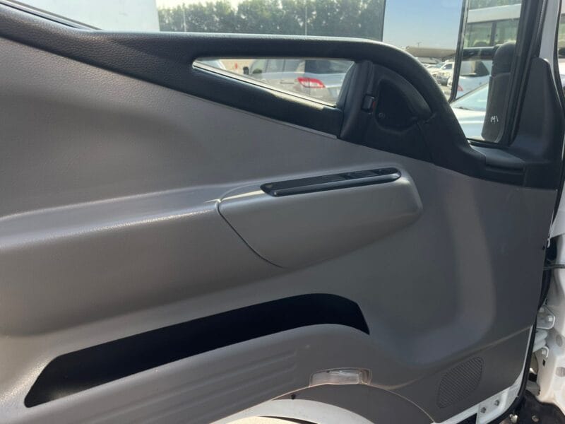 2019 Mitsubishi Canter, 18 FT, Water Shutter, Diesel GCC