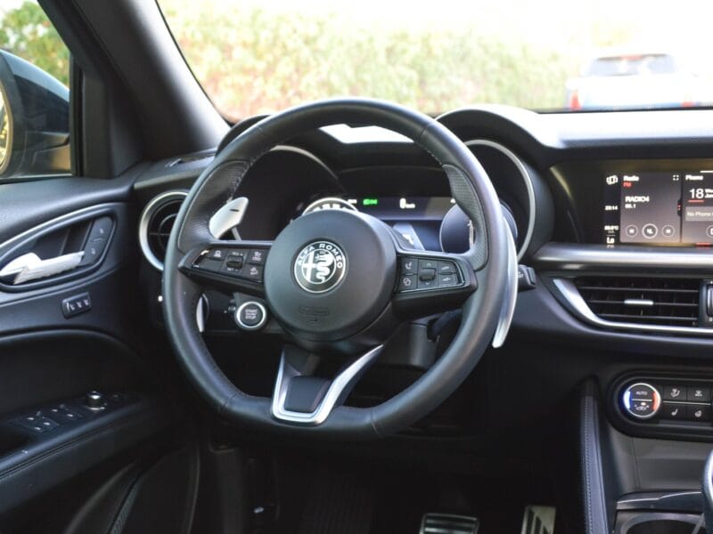 ALFA ROMEO STELVIO VELOCE 2.0L AWD SUV Model 2023