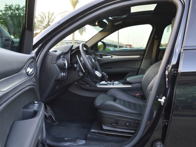 ALFA ROMEO STELVIO VELOCE 2.0L AWD SUV Model 2023