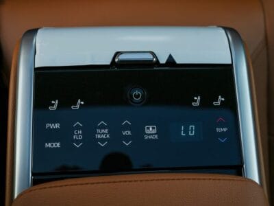 2025 Toyota Camry Lumiere 2.5L 4-Cylinder A/T Hybrid (Blue-Tan)