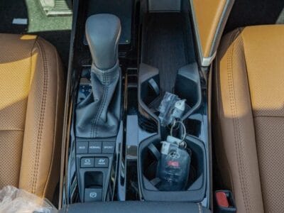 2025 Toyota Camry Lumiere 2.5L 4-Cylinder A/T Hybrid (Blue-Tan)