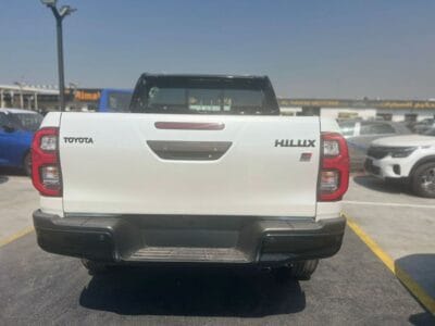 Toyota Hilux ADV 4.0L Model 2025 GCC Specs