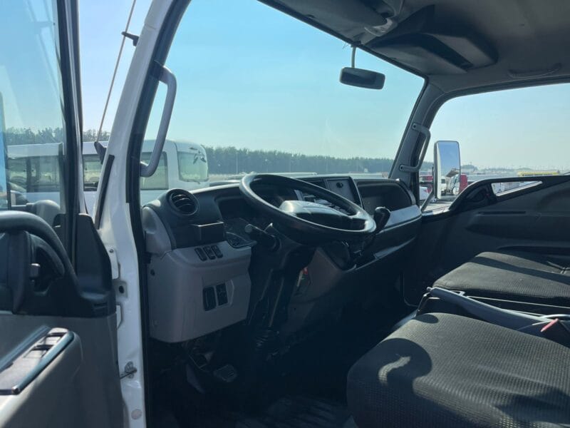 2019 Mitsubishi Canter, 18 FT, Water Shutter, Diesel GCC