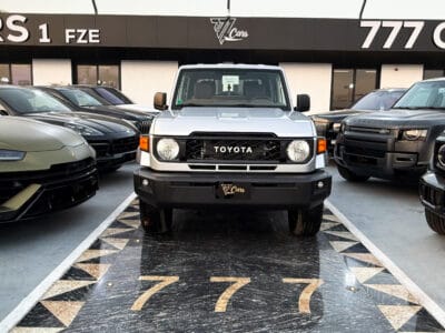 2025 Toyota Land Cruiser Pickup LC79 Double Cab White