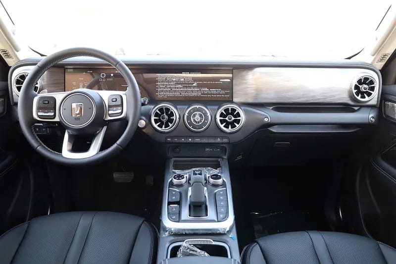 2025 GWM Tank 300 Challenger AT 2.0L 4-Cylinder