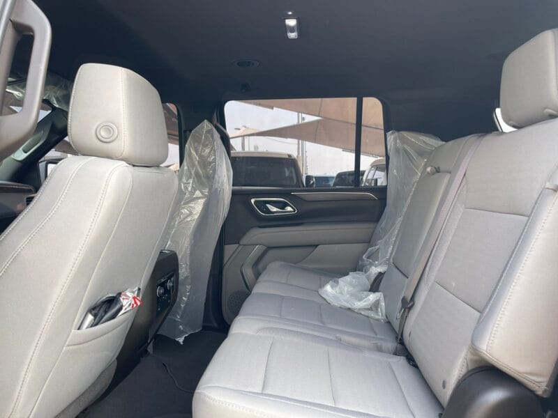 2023 Chevrolet Suburban SUV GCC Specs 8-Cylinders