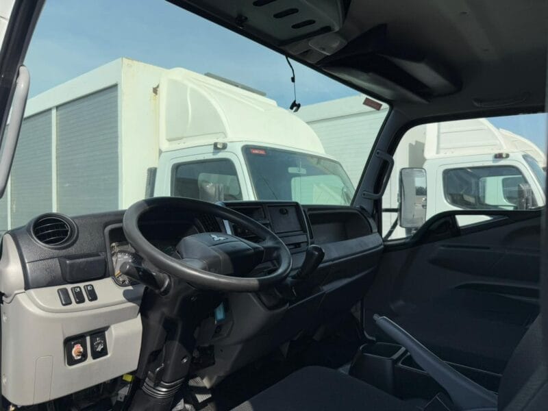 2019 Mitsubishi Canter Box 3.5L Manual Diesel