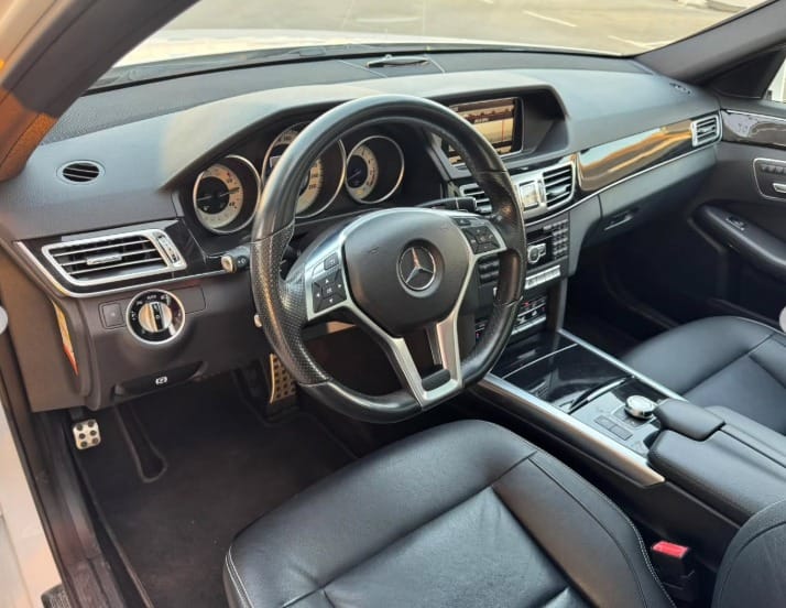 MERCEDES-BENZ E300 V6 2015 AUCTION GRADE 4/B