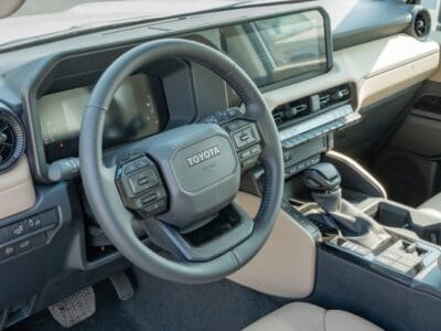 2025 Toyota Land Cruiser Prado 2.8L 4-Cylinder AT Diesel