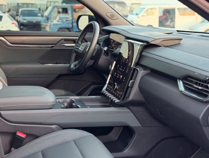 GMC ACADIA AT4 2024 GCC SPECS CHASSIS GUARANTEE