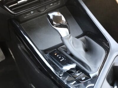 2025 MG MG5 Deluxe Blac 3-Cylinder Engine GCC