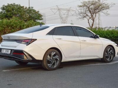 HYUNDAI ELANTRA 2025 - WHITE 4-Cylinder Engine