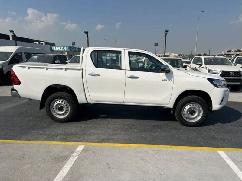 2025 Toyota Hilux 2.4 L Manual Diesel GCC Specs