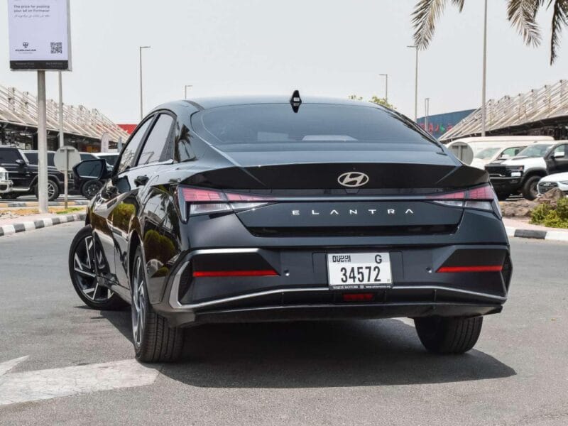 HYUNDAI ELANTRA 2025 - BLACK 4-Cylinder Engine
