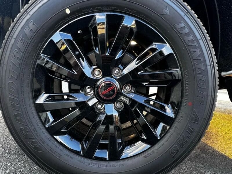 ISUZU DMAX GT 3.0L 2026 4-Cylinders Engine Diesel