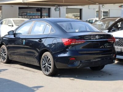 2025 MG MG5 Deluxe Blac 3-Cylinder Engine GCC