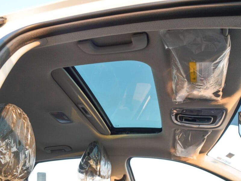 HYUNDAI ELANTRA 2025 - WHITE 4-Cylinder Engine