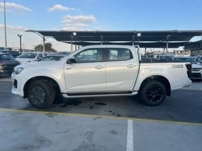 ISUZU DMAX GT 3.0L 2026 4-Cylinders Engine Diesel