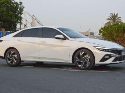 HYUNDAI ELANTRA 2025 - WHITE 4-Cylinder Engine